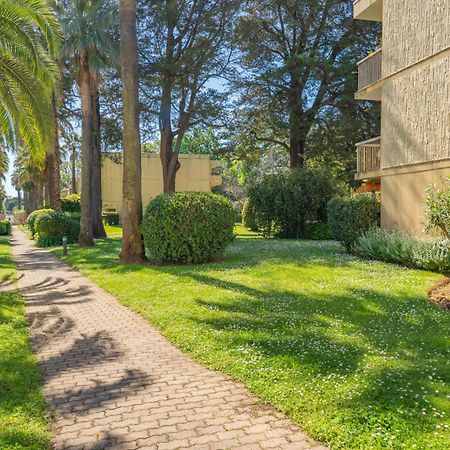 Spacious Apartment At A 5 Min Walk From The Beach Antibes Buitenkant foto