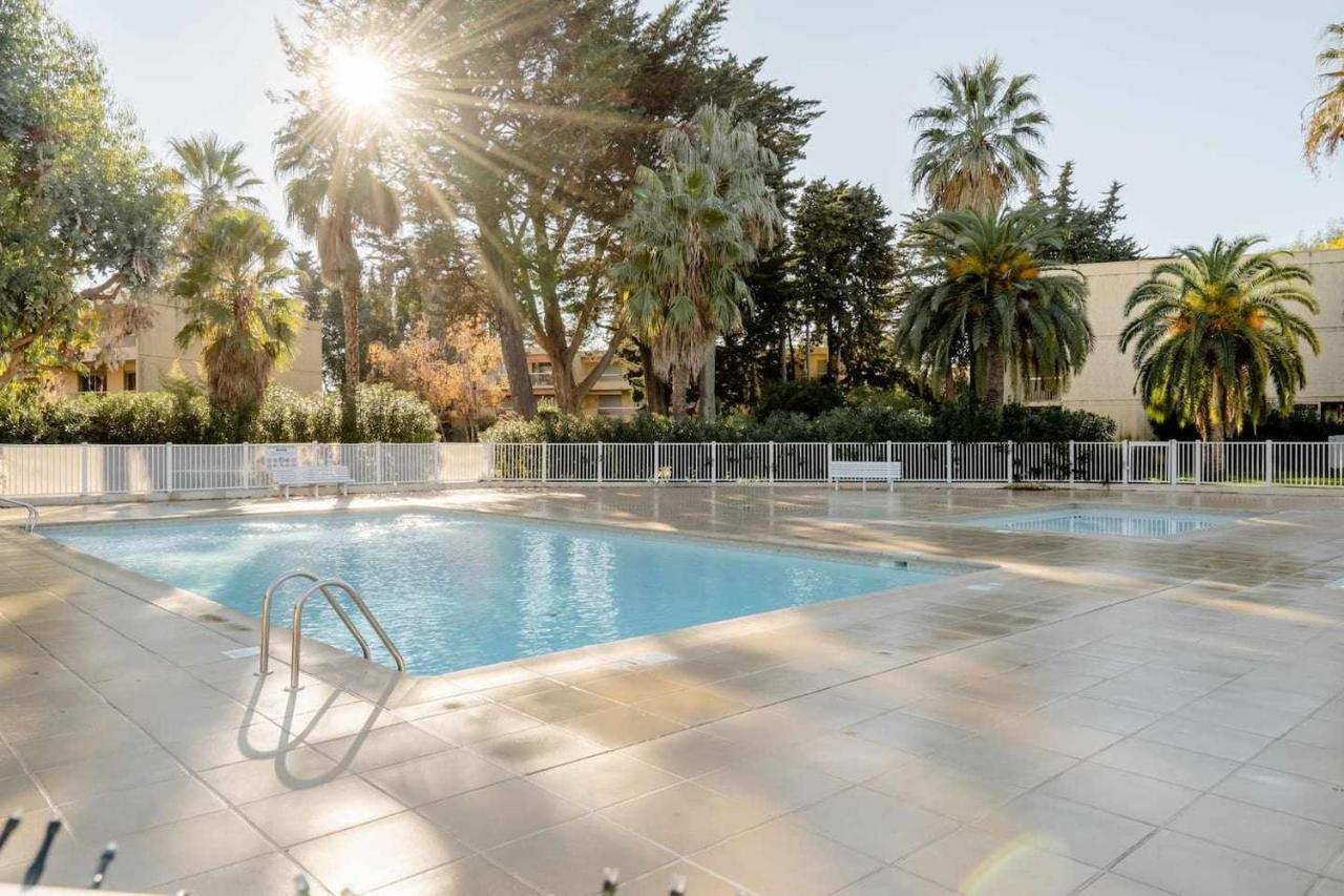 Spacious Apartment At A 5 Min Walk From The Beach Antibes Buitenkant foto