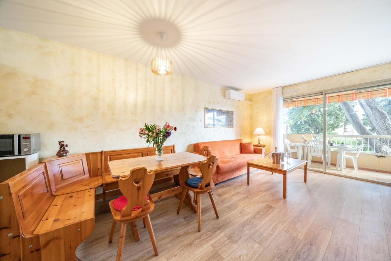 Spacious Apartment At A 5 Min Walk From The Beach Antibes Buitenkant foto