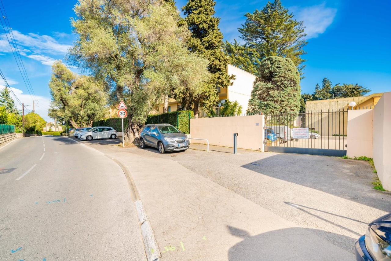 Spacious Apartment At A 5 Min Walk From The Beach Antibes Buitenkant foto