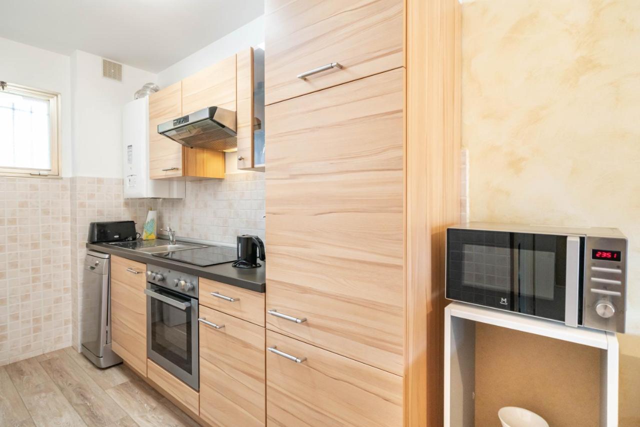 Spacious Apartment At A 5 Min Walk From The Beach Antibes Buitenkant foto