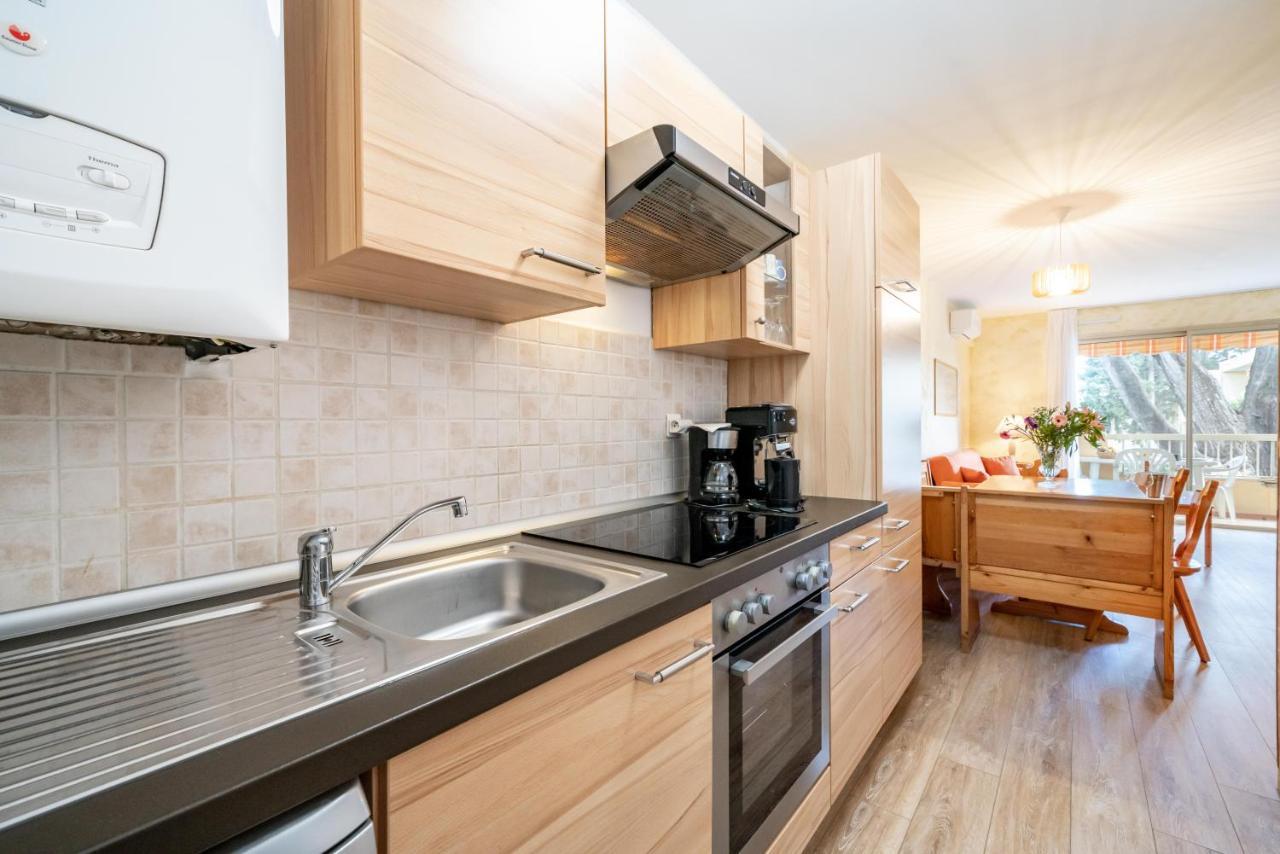 Spacious Apartment At A 5 Min Walk From The Beach Antibes Buitenkant foto