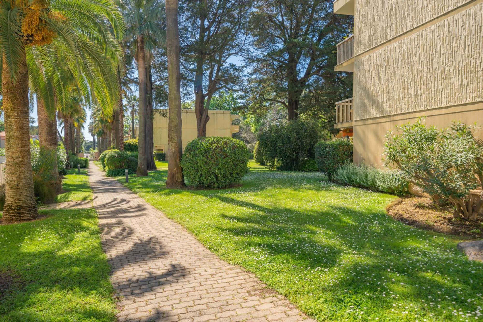 Spacious Apartment At A 5 Min Walk From The Beach Antibes Buitenkant foto