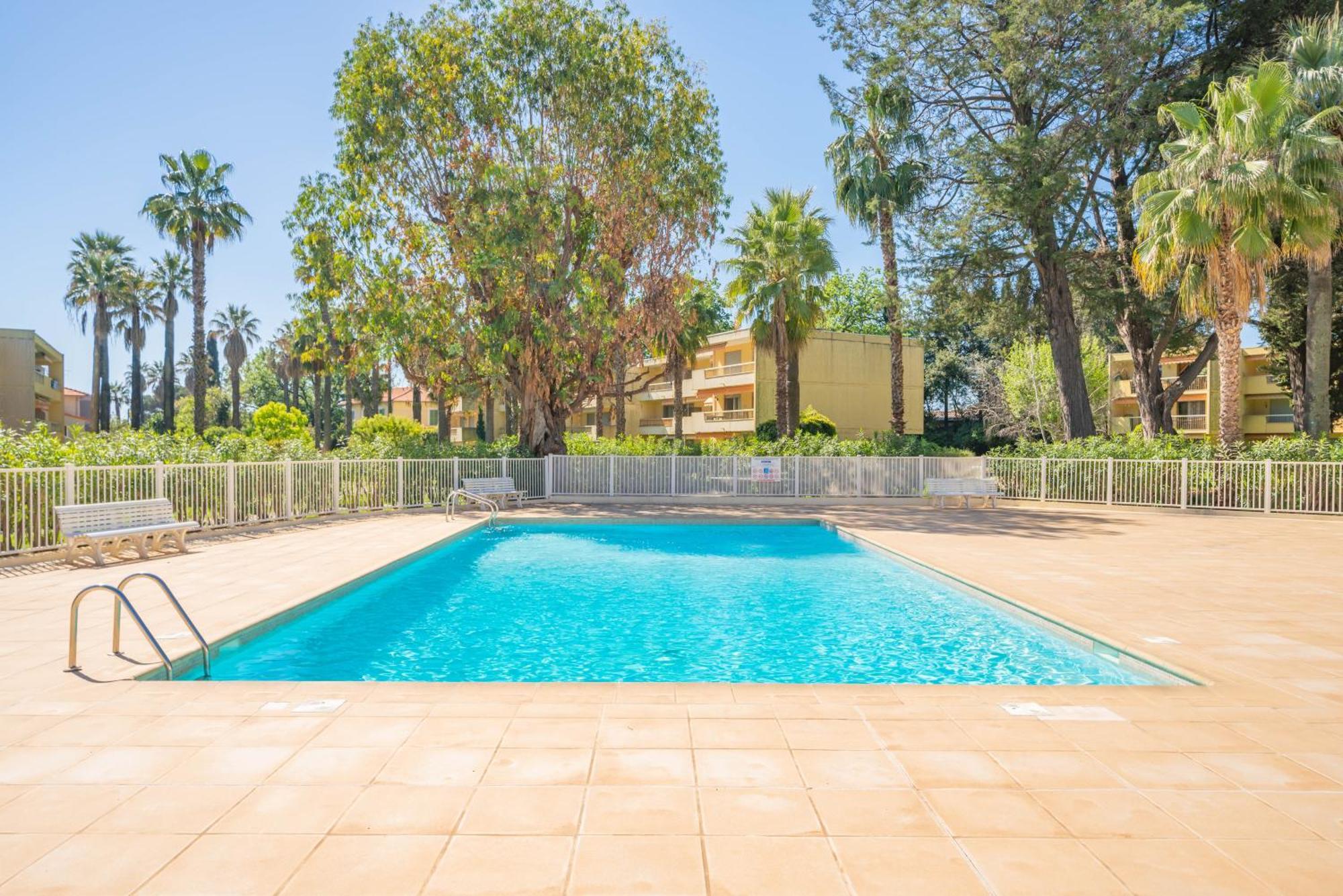 Spacious Apartment At A 5 Min Walk From The Beach Antibes Buitenkant foto