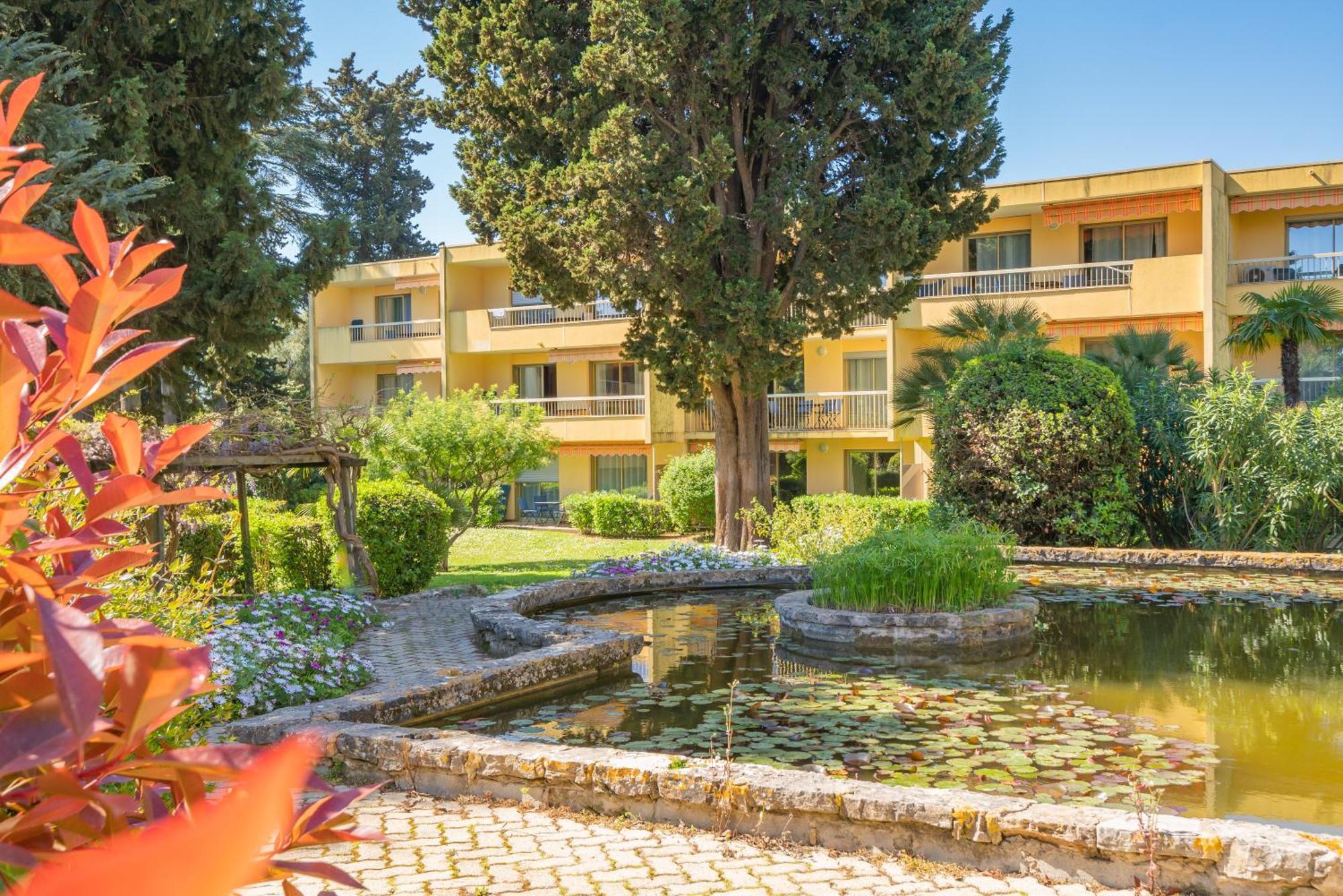 Spacious Apartment At A 5 Min Walk From The Beach Antibes Buitenkant foto