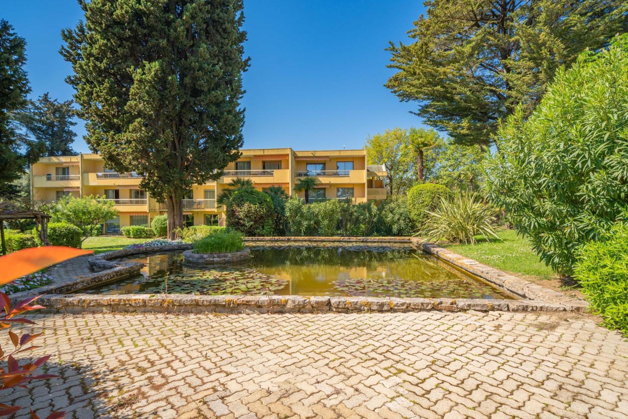 Spacious Apartment At A 5 Min Walk From The Beach Antibes Buitenkant foto